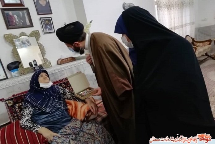 دیدار با مادر گرامی شهید والامقام مهدی غلامی در سالروز وفات حضرت ام‌البنین (س)- گرمسار، هشتم بهمن ۱۳۹۹