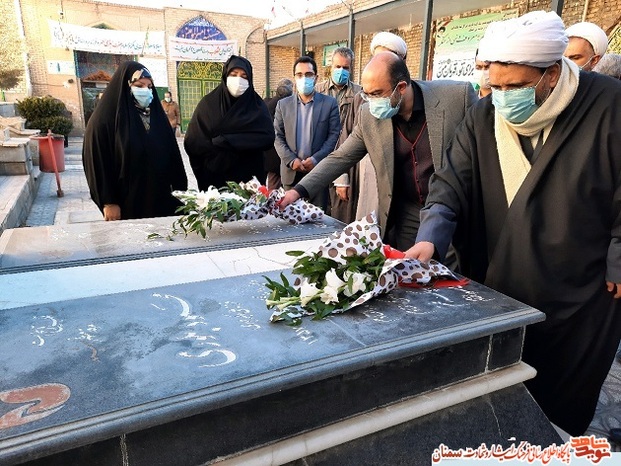 مراسم گلباران قبور مطهر شهدای انقلاب اسلامی شهرستان مهدیشهر- ۱۲ بهمن ۹۹ امامزاده قاسم