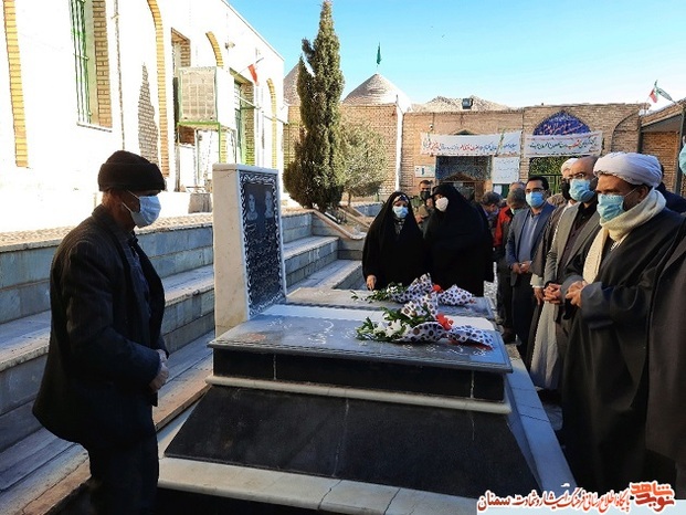 مراسم گلباران قبور مطهر شهدای انقلاب اسلامی شهرستان مهدیشهر- ۱۲ بهمن ۹۹ امامزاده قاسم