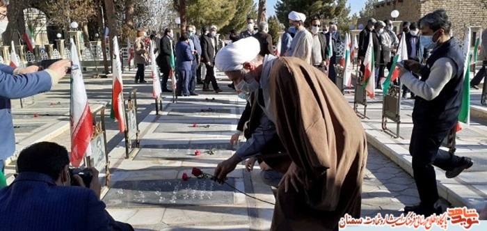 گلباران قبور مطهر شهدای شهر بسطام- دهه فجر ۹۹ 