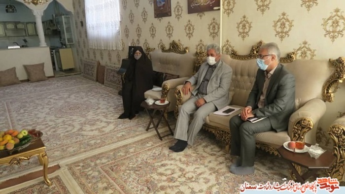 دیدار مدیرکل بنیاد شهید استان سمنان با مادر گرامی شهید والامقام لطفالله عزالدین - بیست و یکم مهرماه ۱۴۰۰ شهرستان گرمسار