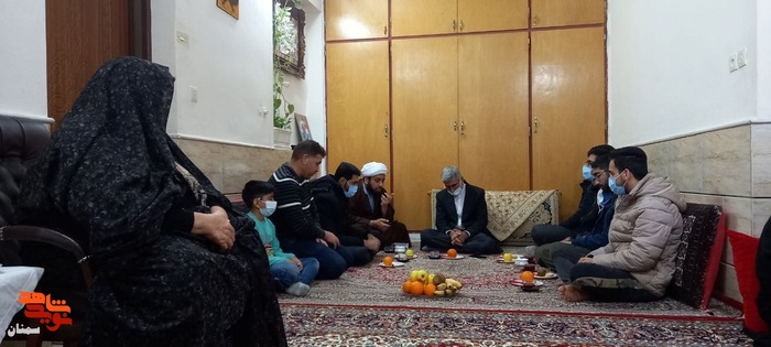 دیدار بسیجیان شهرستان سرخه با مادر معزز شهید والامقام رضا مرادی - بیست و ششم دیماه ۱۴۰۰ شهرستان سرخه