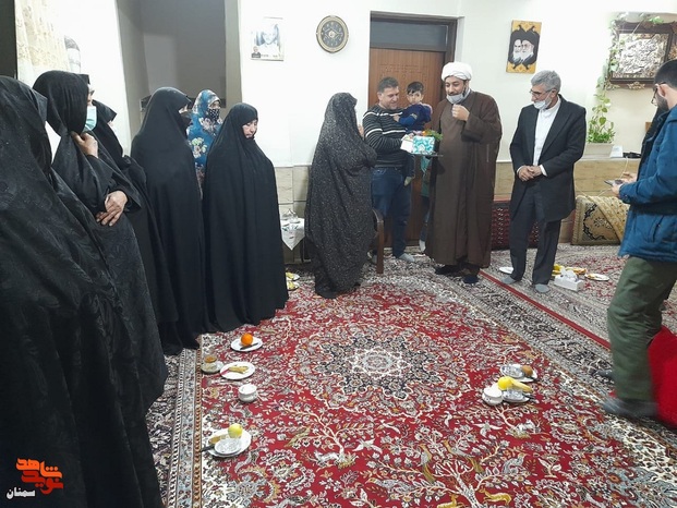 دیدار بسیجیان شهرستان سرخه با مادر معزز شهید والامقام رضا مرادی - بیست و ششم دی‌ماه ۱۴۰۰ شهرستان سرخه