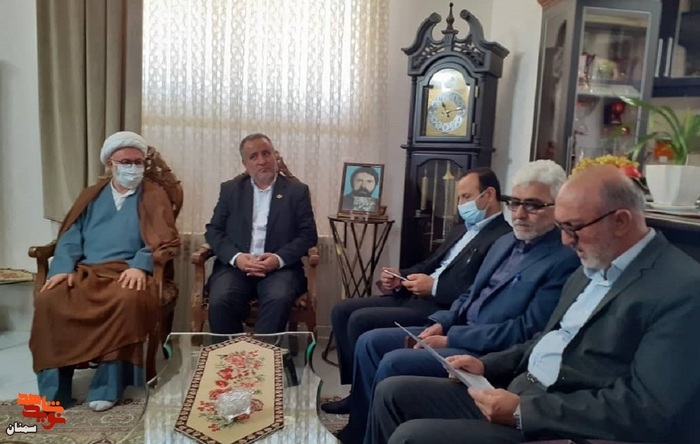 دیدار استاندار سمنان و مسئولان شهرستان شاهرود با خانواده معزز شهید گران‌قدر غلام موثق - هفتم شهریورماه ۱۴۰۱