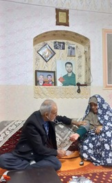 دیدار رئیس بنیاد شهید شهرستان دامغان و دکتر مقدسی با مادر معزز شهید مدافع حرم مهدی خراسانی- بیستم دی‌ماه ۱۴۰۱ روستای خورزان شهرستان دامغان