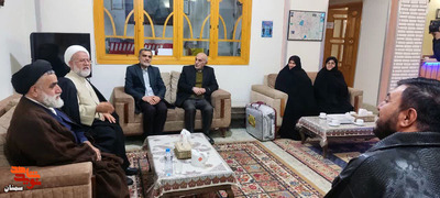دیدار اعضای ستاد یادواره شهدای شهرستان دامغان با خانواده معظم شهید والامقام عباسعلی محتشمی- پنجشنبه بیست و هفتم بهمن‌ماه ۱۴۰۱ شهرستان دامغان