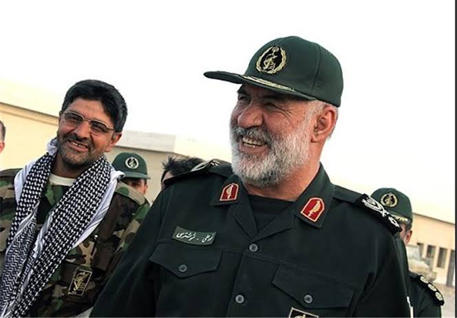 از حمایت ۳۴۶ زن بیسرپرست تا آخرین زیارت؛ روایتهایی از مرد وحدت، شهید «نورعلی شوشتری» از حمایت ۳۴۶ زن بیسرپرست تا آخرین زیارت؛ روایتهایی از مرد وحدت، شهید «نورعلی شوشتری»