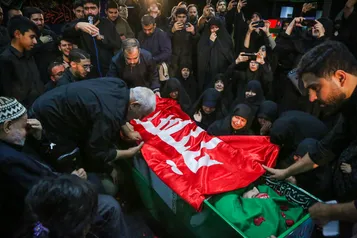مراسم وداع با پیکر مطهر شهید محمدرضا طالبی