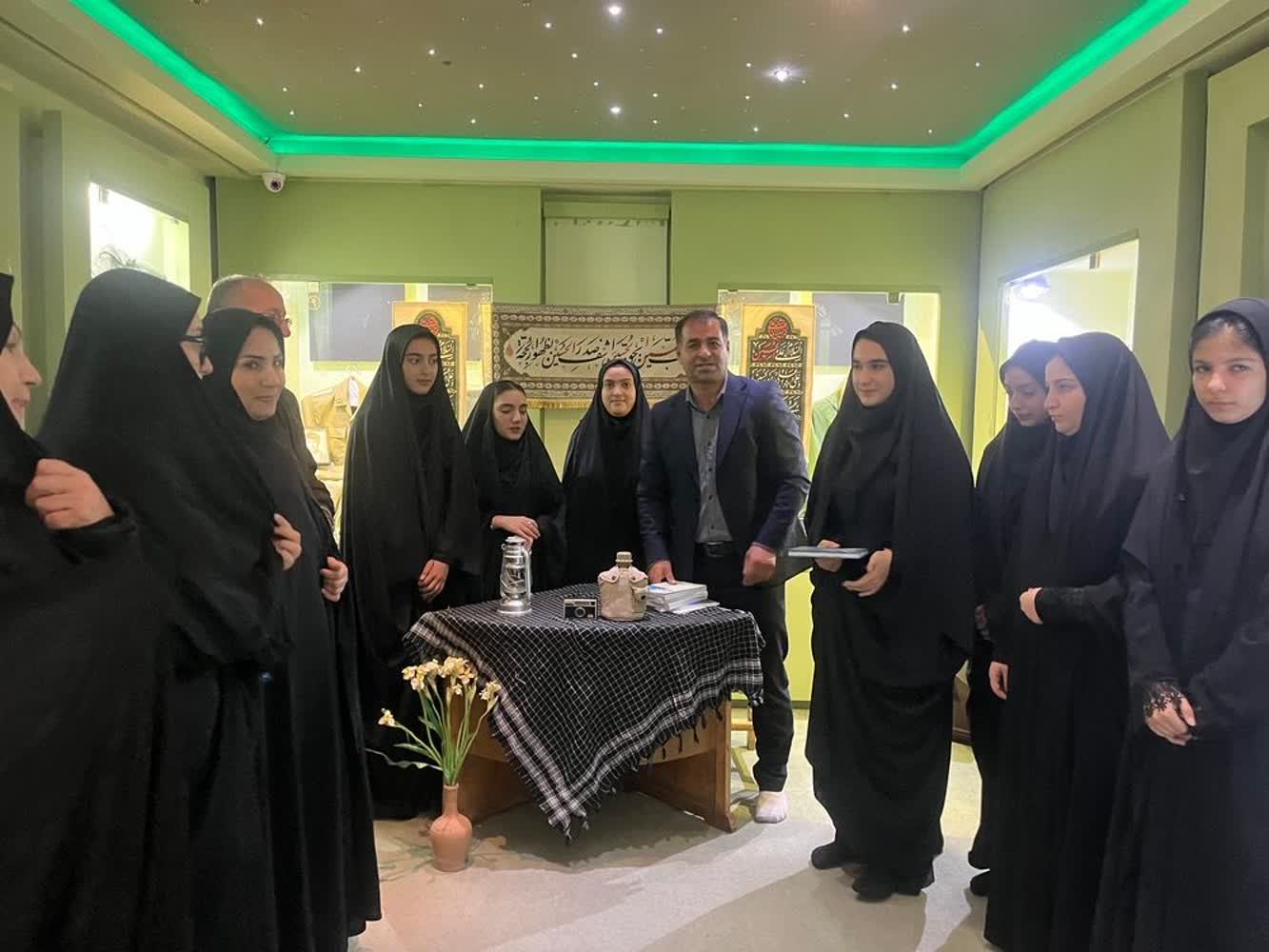 بازدید دانشآموزان دبیرستان دخترانه شاهد مشگین شهر از موزه شهدای اردبیل+ عکس بازدید دانشآموزان دبیرستان دخترانه شاهد مشگین شهر از موزه شهدای اردبیل+ عکس