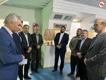 بازدید مشاور وزیر نیرو و جمعی از ایثارگران این وزارتخانه از موزه مرکزی شهدا